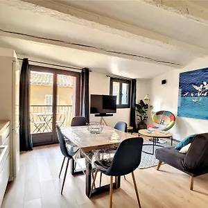 Un Balcon, Au Coeur Du Village , Cassis France